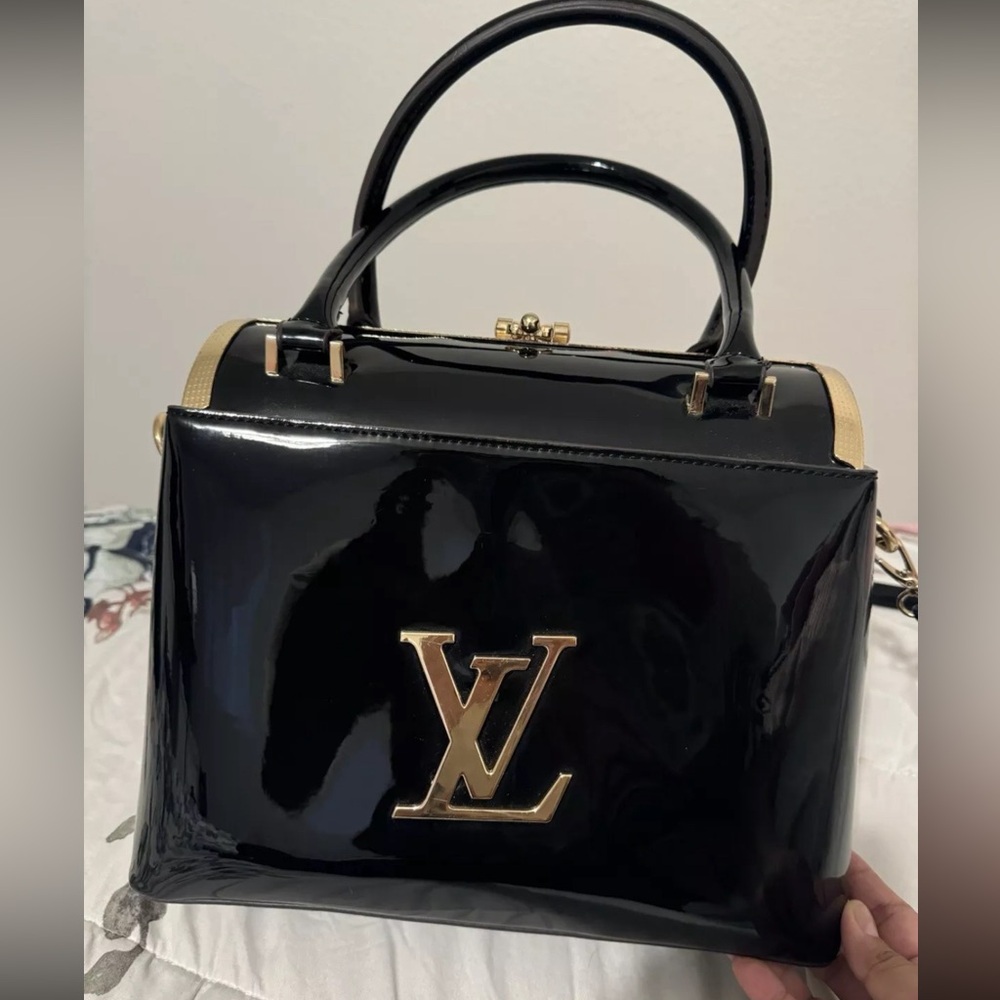 Louis Vuitton purse